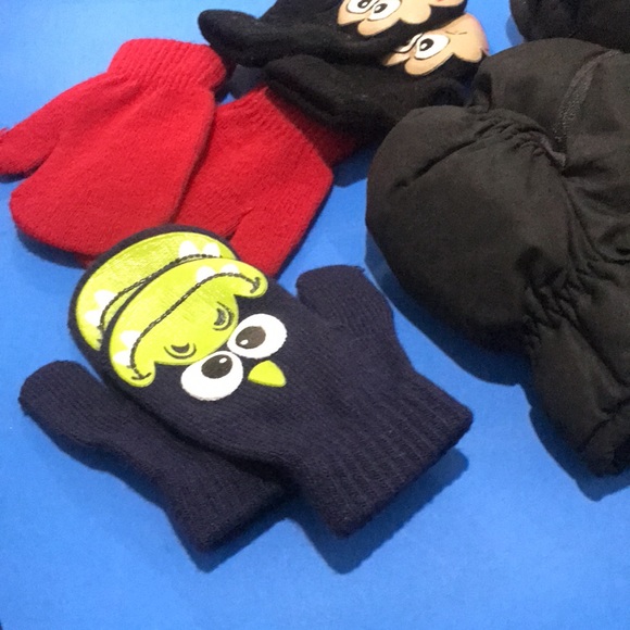 Mittens - Picture 2 of 8